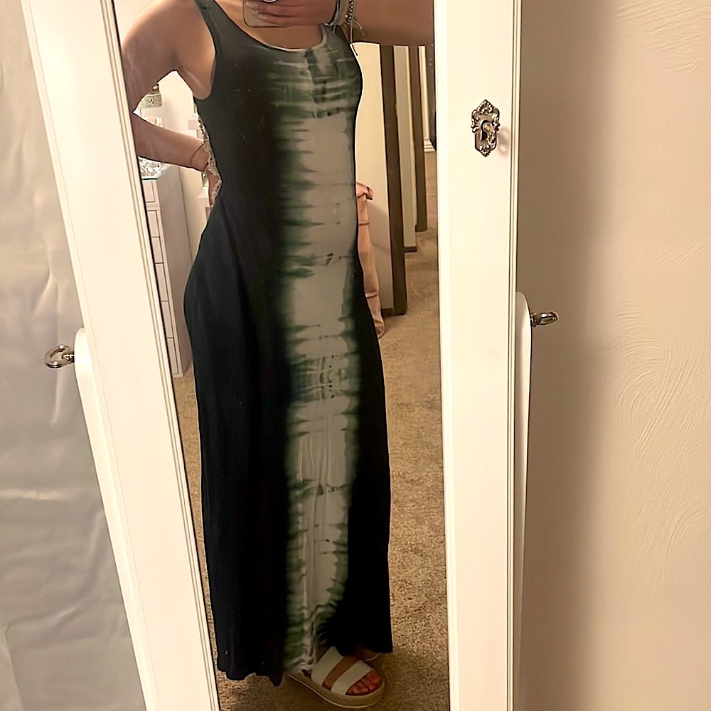 **Buy 4 Get 1 Free. $5 items only!  Maxi Dress. Size XS - Picture 4 of 8